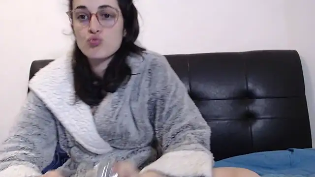 Snapshot of Lunaabbey chatting on 15, 1, 2025 Lunaabbey online show from 15, 1, 2025