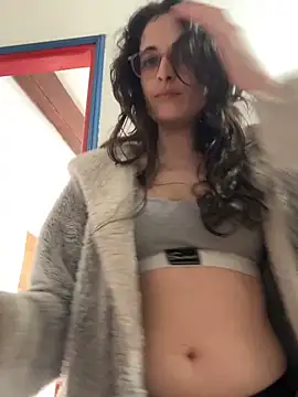 Lunaabbey online show from 10, 4, 2026
