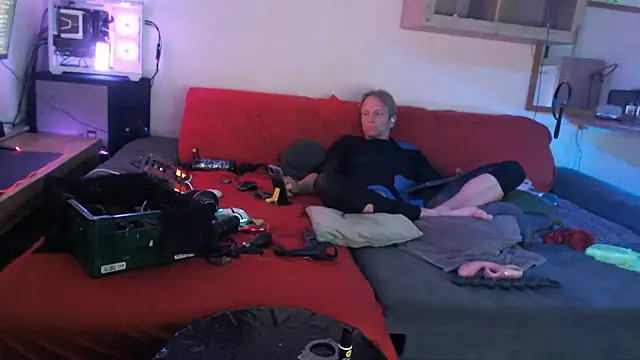 Snapshot of davidgntxxxxx chatting on 8, 6, 2026 davidgntxxxxx online show from 8, 6, 2026