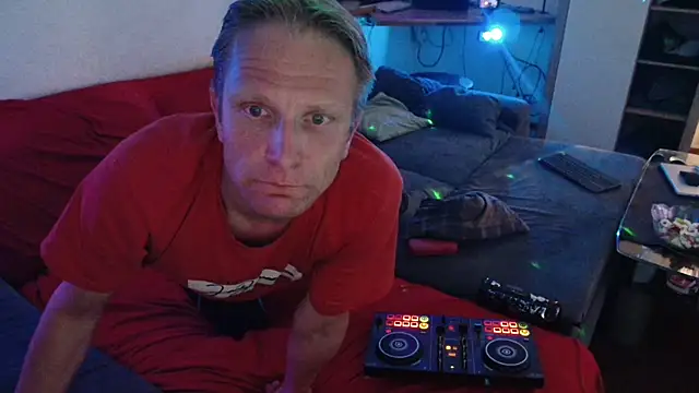 Snapshot of davidgntxxxxx chatting on 2, 5, 2026 davidgntxxxxx online show from 2, 5, 2026