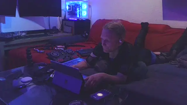 Snapshot of davidgntxxxxx chatting on 30, 4, 2026 davidgntxxxxx online show from 30, 4, 2026