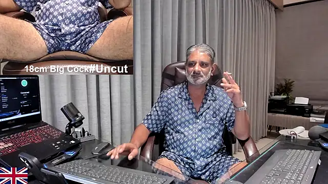 Snapshot of OnlineBossUK chatting on 2, 7, 2026 OnlineBossUK online show from 2, 7, 2026