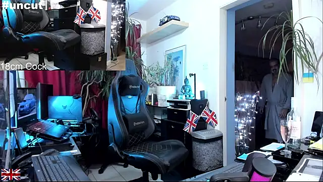 OnlineBossUK online show from 2, 11, 2025