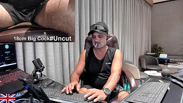 Snapshot of OnlineBossUK chatting on 16, 6, 2026 OnlineBossUK online show from 16, 6, 2026