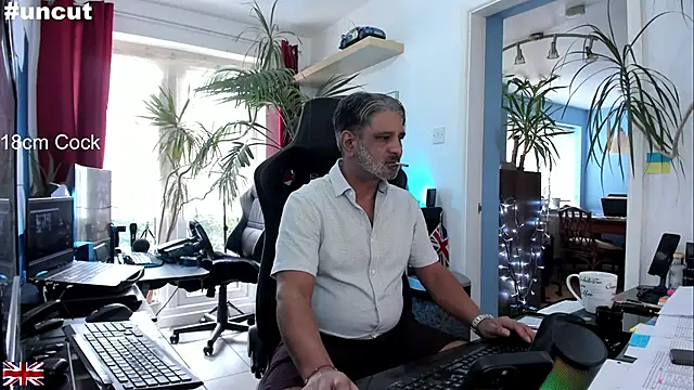 OnlineBossUK online show from 10, 9, 2025