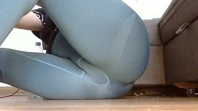 Squirtlady38 online show from 28, 10, 2025