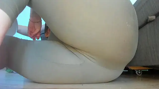 Snapshot of Squirtlady38 chatting on 8, 7, 2026 Squirtlady38 online show from 8, 7, 2026