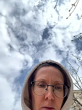 angelmommu online show from 13, 4, 2026