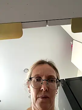 angelmommu online show from 30, 10, 2025