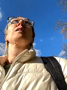 angelmommu online show from 2, 11, 2025