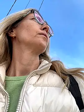 angelmommu online show from 3, 11, 2025