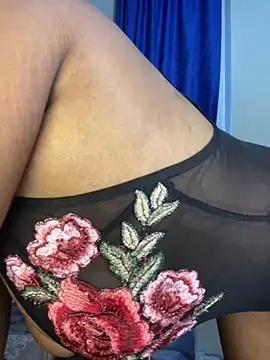 Snapshot of bigbooobs3 chatting on 28, 10, 2025 bigbooobs3 online show from 28, 10, 2025