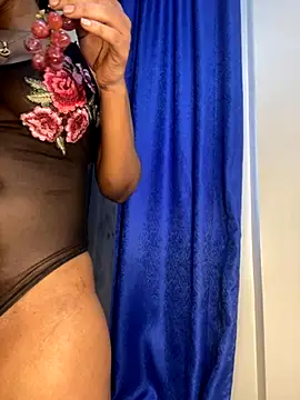 Snapshot of bigbooobs3 chatting on 11, 11, 2025 bigbooobs3 online show from 11, 11, 2025