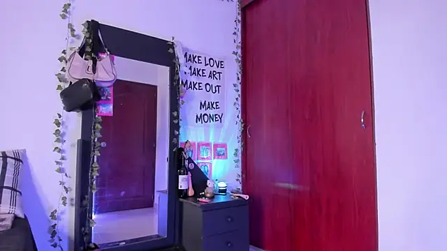 little kayla  online show from 16, 4, 2026