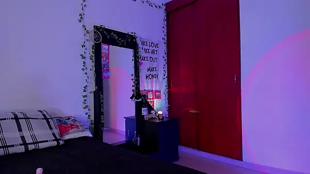 little kayla  online show from 16, 12, 2025