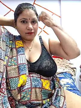 Snapshot of MOM-SUN-COUPLE chatting on 15, 2, 2025 MOM-SUN-COUPLE online show from 15, 2, 2025