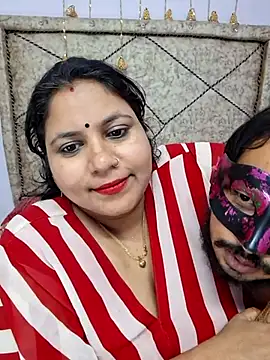 Snapshot of MOM-SUN-COUPLE chatting on 9, 3, 2025 MOM-SUN-COUPLE online show from 9, 3, 2025