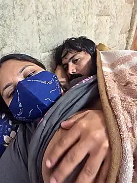 Snapshot of MOM-SUN-COUPLE chatting on 6, 10, 2025 MOM-SUN-COUPLE online show from 6, 10, 2025