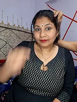 Snapshot of MOM-SUN-COUPLE chatting on 15, 2, 2025 MOM-SUN-COUPLE online show from 15, 2, 2025