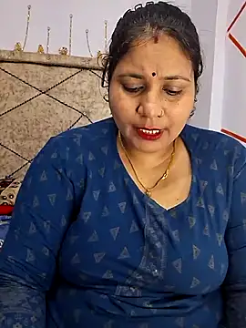 Snapshot of MOM-SUN-COUPLE chatting on 23, 2, 2025 MOM-SUN-COUPLE online show from 23, 2, 2025