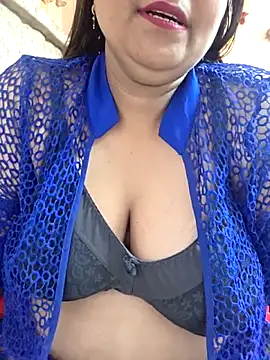 Snapshot of MOM-SUN-COUPLE chatting on 12, 5, 2026 MOM-SUN-COUPLE online show from 12, 5, 2026