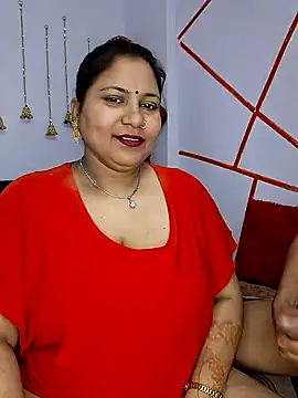 Snapshot of MOM-SUN-COUPLE chatting on 1, 2, 2025 MOM-SUN-COUPLE online show from 1, 2, 2025