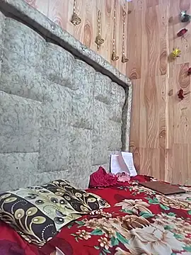 Snapshot of MOM-SUN-COUPLE chatting on 12, 4, 2026 MOM-SUN-COUPLE online show from 12, 4, 2026