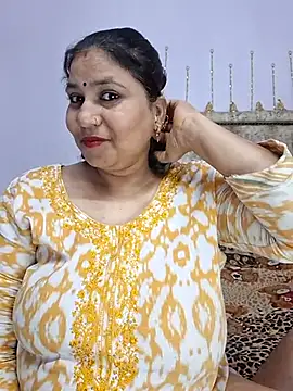 Snapshot of MOM-SUN-COUPLE chatting on 21, 3, 2025 MOM-SUN-COUPLE online show from 21, 3, 2025