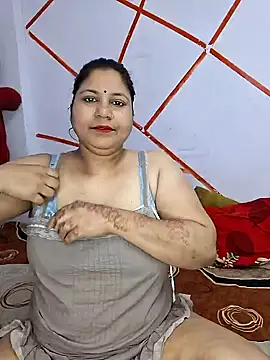 Snapshot of MOM-SUN-COUPLE chatting on 5, 2, 2025 MOM-SUN-COUPLE online show from 5, 2, 2025