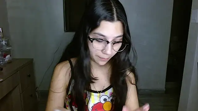 mia  lopez  online show from 21, 6, 2026