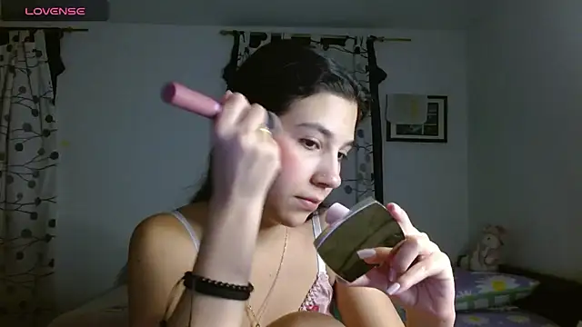 mia  lopez  online show from 29, 1, 2025