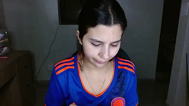 mia  lopez  online show from 18, 6, 2026