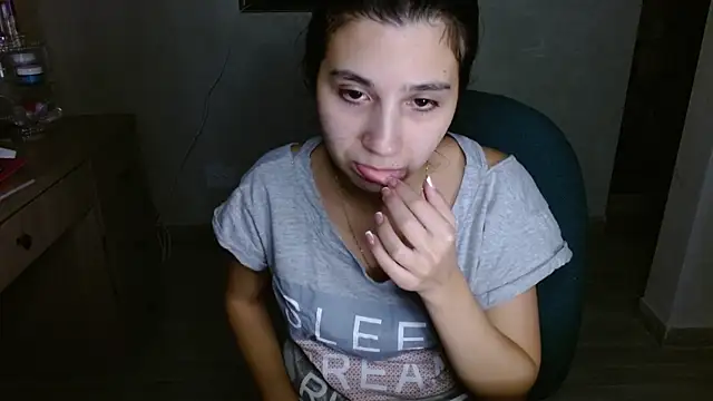 mia  lopez  online show from 30, 6, 2026