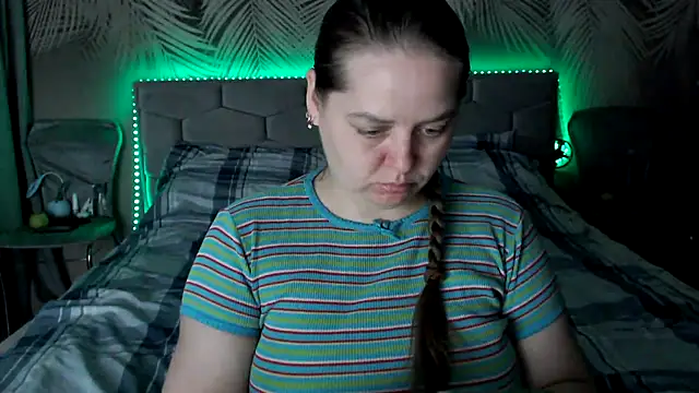 uliastar online show from 21, 4, 2026