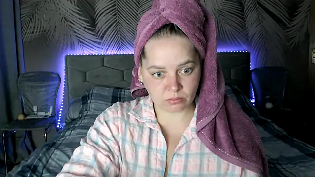 uliastar online show from 10, 10, 2025