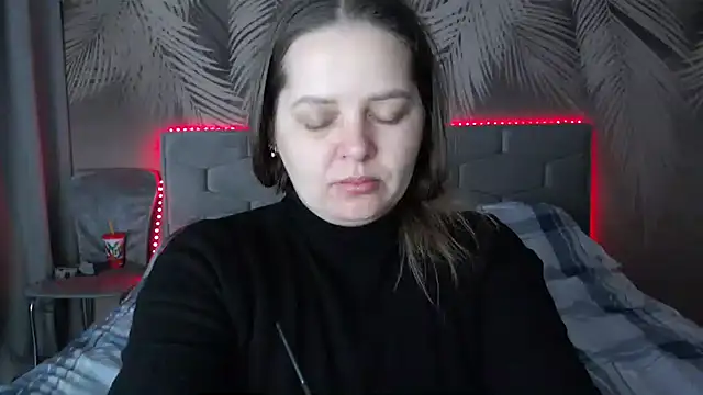 uliastar online show from 25, 2, 2025