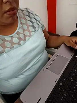 Snapshot of FerLu8 chatting on 16, 4, 2026 FerLu8 online show from 16, 4, 2026