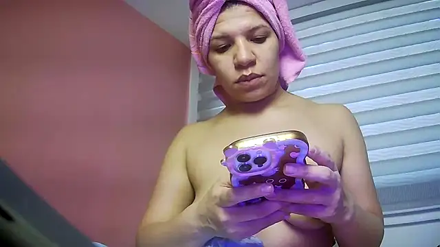 Snapshot of gatubelahot chatting on 22, 4, 2026 gatubelahot online show from 22, 4, 2026