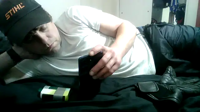 Snapshot of BoneDaddy2 chatting on 16, 4, 2026 BoneDaddy2 online show from 16, 4, 2026