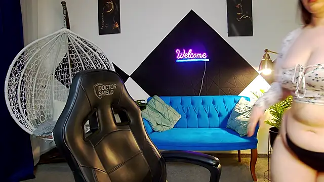 Katewalker  online show from 30, 4, 2026