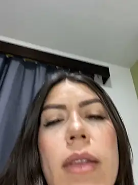Snapshot of martina_contreras chatting on 3, 2, 2025 martina contreras online show from 3, 2, 2025