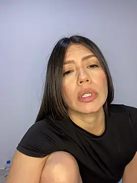 Snapshot of martina_contreras chatting on 30, 12, 2024 martina contreras online show from 30, 12, 2024