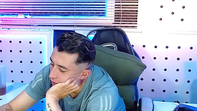 Darko0717 online show from 3, 12, 2025