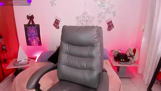 Cata green online show from 5, 12, 2025