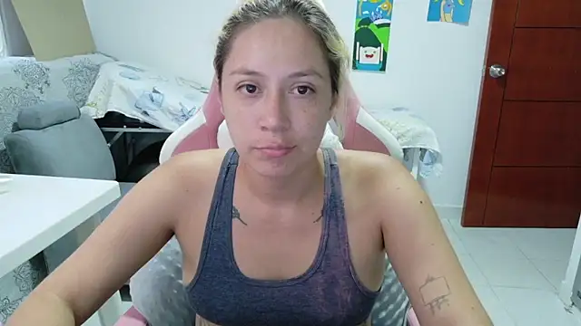 Snapshot of MommyMiaWs chatting on 7, 5, 2026 MommyMiaWs online show from 7, 5, 2026