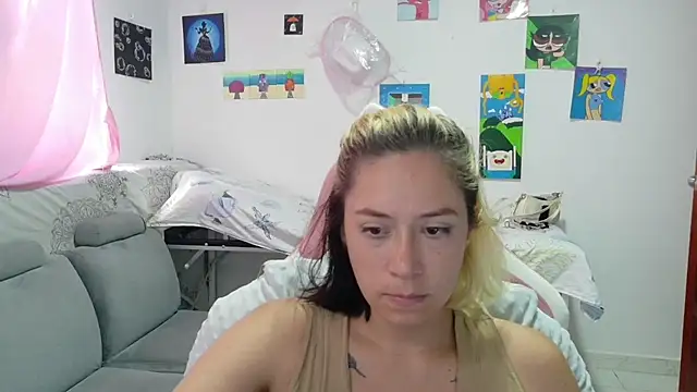 Snapshot of MommyMiaWs chatting on 27, 4, 2026 MommyMiaWs online show from 27, 4, 2026