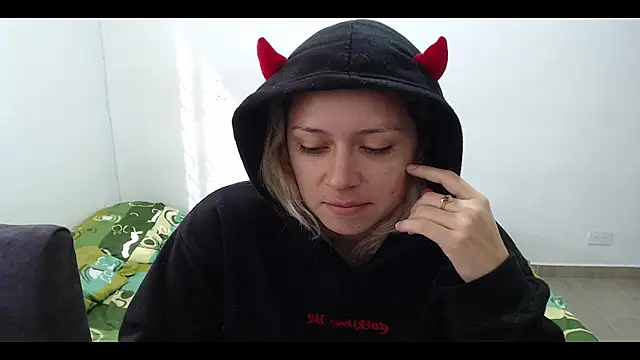 MommyMiaWs online show from 18, 2, 2025