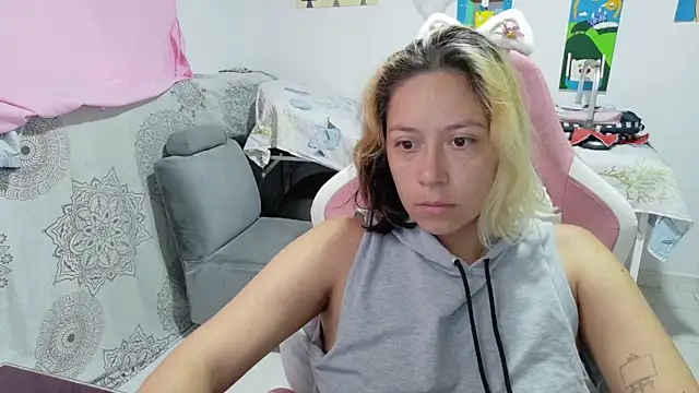 Snapshot of MommyMiaWs chatting on 13, 5, 2026 MommyMiaWs online show from 13, 5, 2026