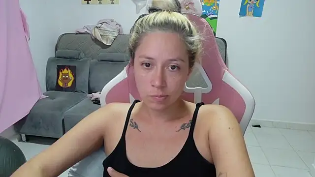 MommyMiaWs online show from 6, 4, 2026