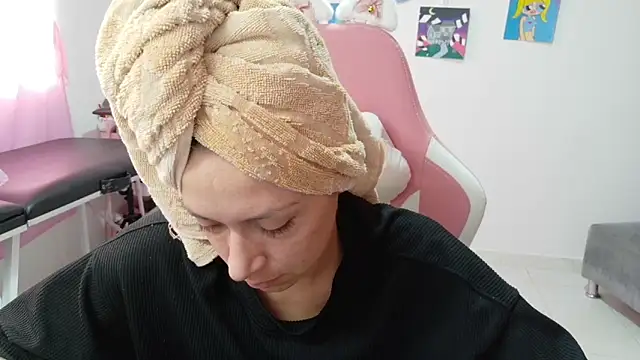 MommyMiaWs online show from 16, 12, 2025